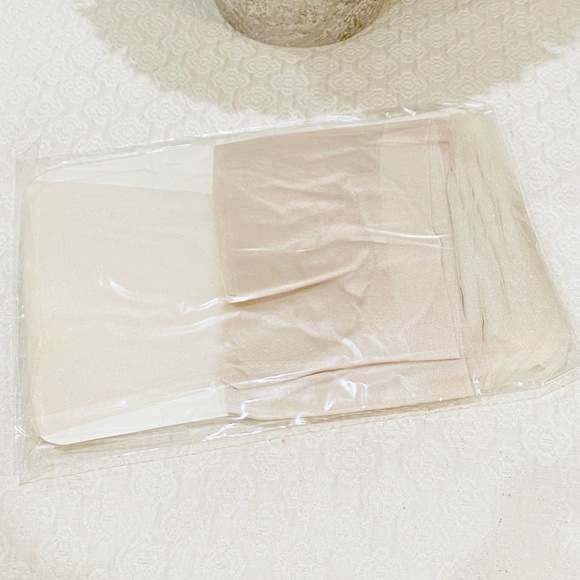 O8-BUNDLE ONLY-Vintage Givenchy Body Gleamers Crystal Hosiery Original Package - Picture 4 of 7